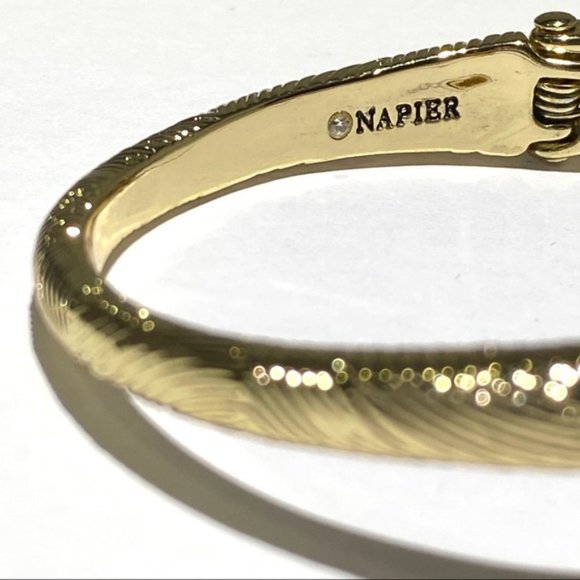 Vintage Napier Marked Gold Toned Wedding Bridesmaid Jewelry Bracelet Bangle - Picture 2 of 6